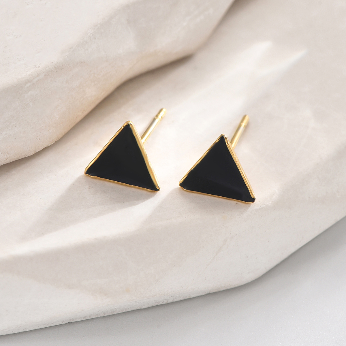 1 Pair Casual Modern Style Simple Style Triangle Enamel Plating 304 Stainless Steel 14K Gold Plated Ear Studs display picture 5