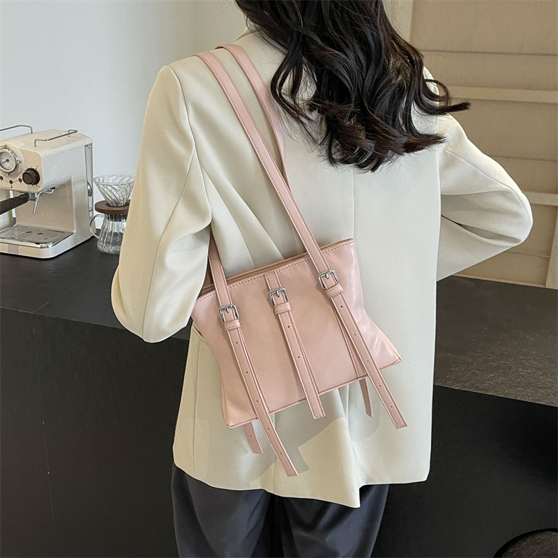 Women's Pu Leather Solid Color Classic Style Sewing Thread Square Zipper Tote Bag display picture 7