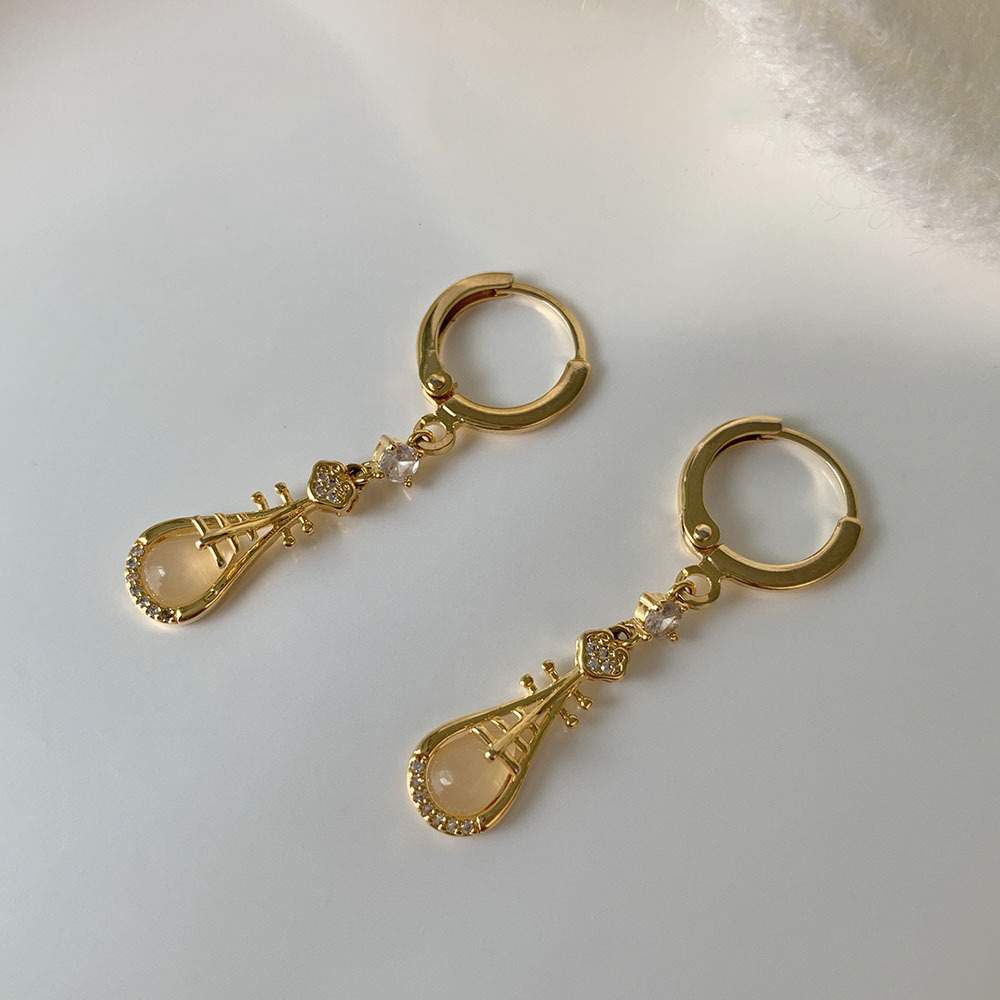 1 Pair Vintage Style Sweet Commute Pipa Inlay Copper Artificial Gemstones 18K Gold Plated Drop Earrings display picture 2