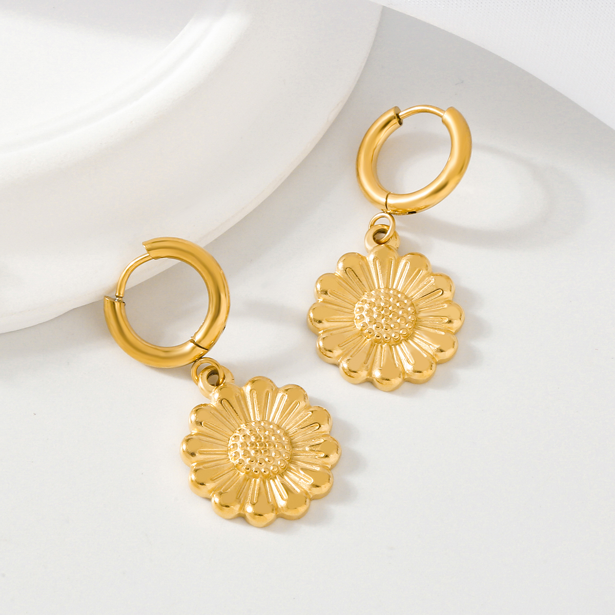 1 Pair IG Style Modern Style Classic Style Sunflower 304 Stainless Steel 18K Gold Plated Drop Earrings display picture 4