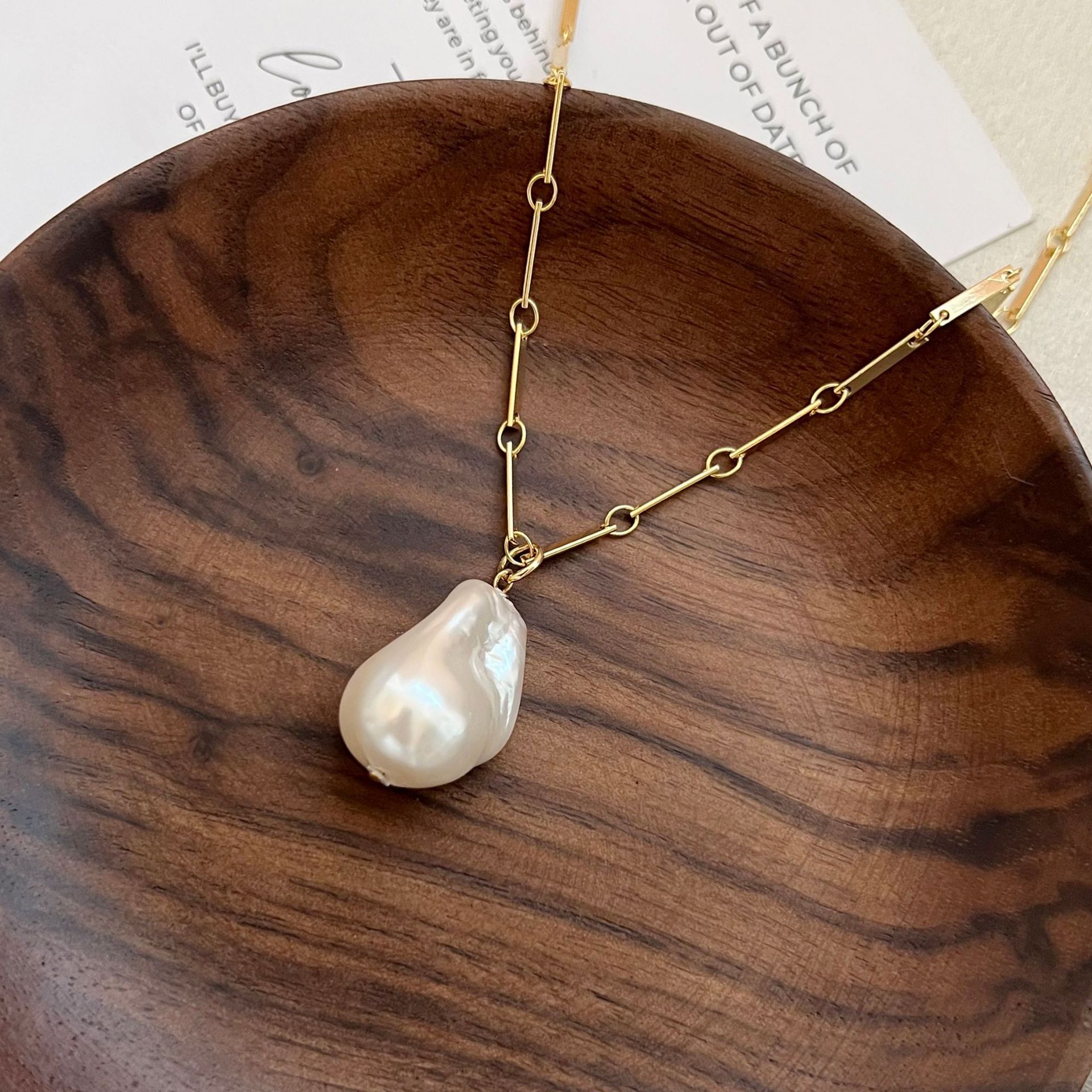 Y2K Nordic Style Exaggerated Irregular Freshwater Pearl Copper 18K Gold Plated Pendant Necklace In Bulk display picture 5