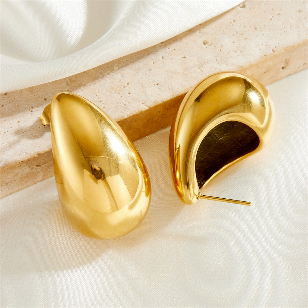1 Pair Vintage Style Simple Style Solid Color Titanium Steel Titanium Steel 18K Gold Plated Ear Studs display picture 2