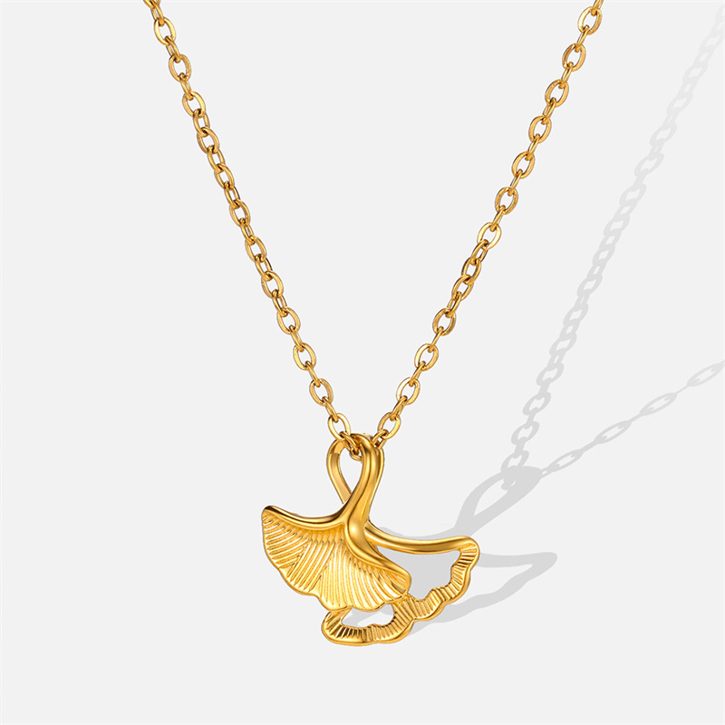 304 Stainless Steel 18K Gold Plated Simple Style Classic Style Plating Hollow Out Ginkgo Leaf Pendant Necklace display picture 4