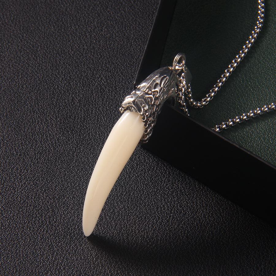 Retro Commute Acrylic Wolf Tooth 201 Stainless Steel Arylic Zinc Alloy Inlay Acrylic Men's Sweater Chain display picture 11