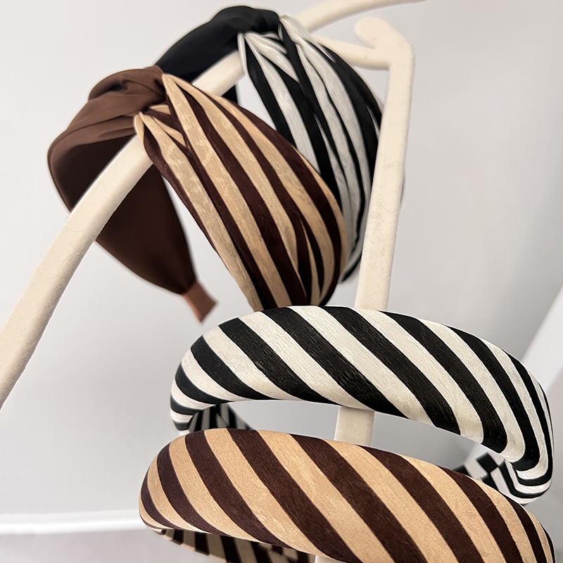 Women's Elegant Modern Style Stripe Knot Cloth Metal Printing Hair Band display picture 2