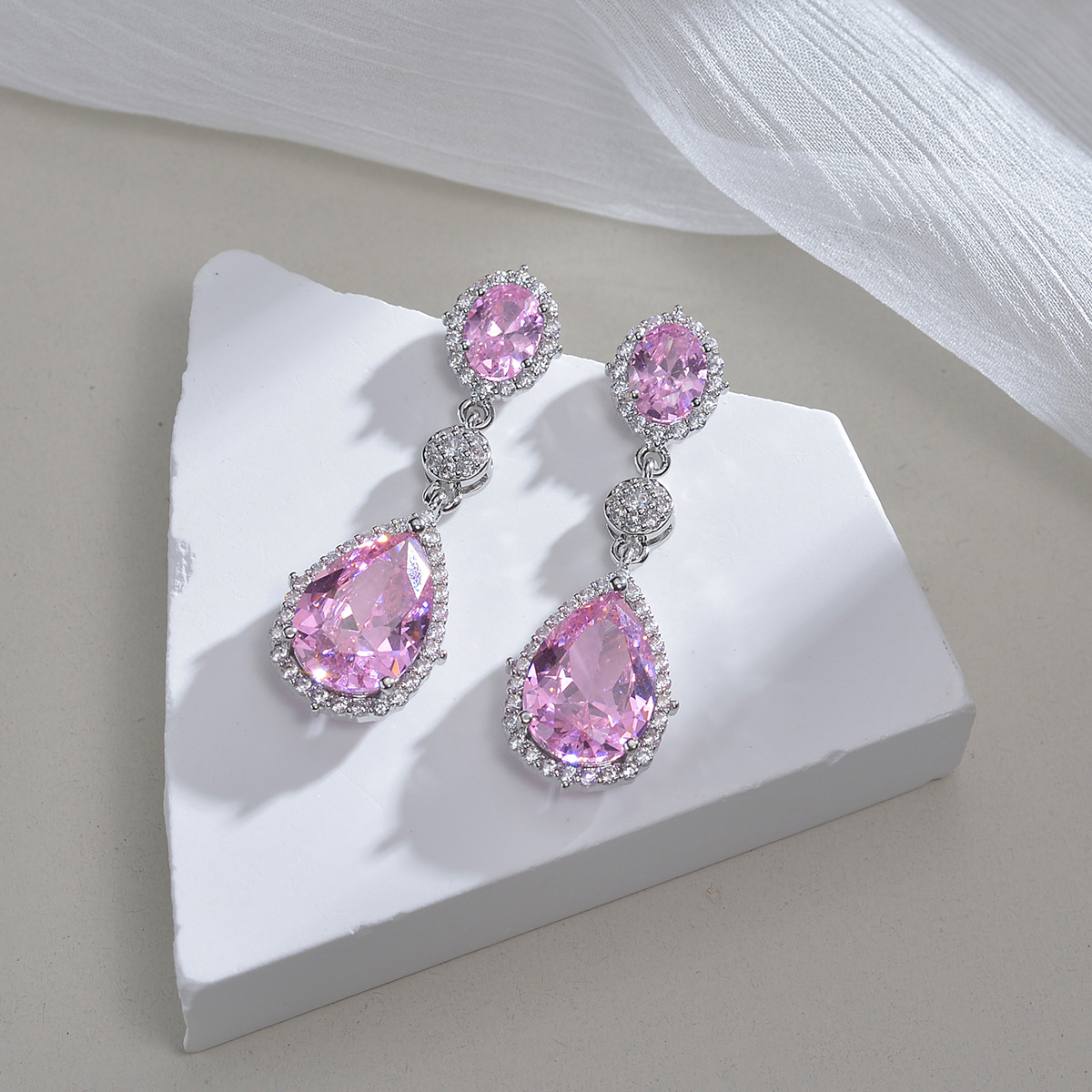 1 Pair Elegant Classic Style Streetwear Water Droplets Inlay Titanium Steel Zircon Drop Earrings display picture 8