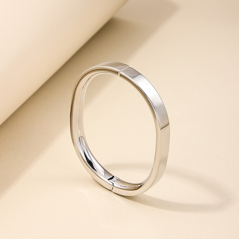 IG-Stil Einfacher Stil Einfarbig Legierung Ring Frau Armreif display picture 3