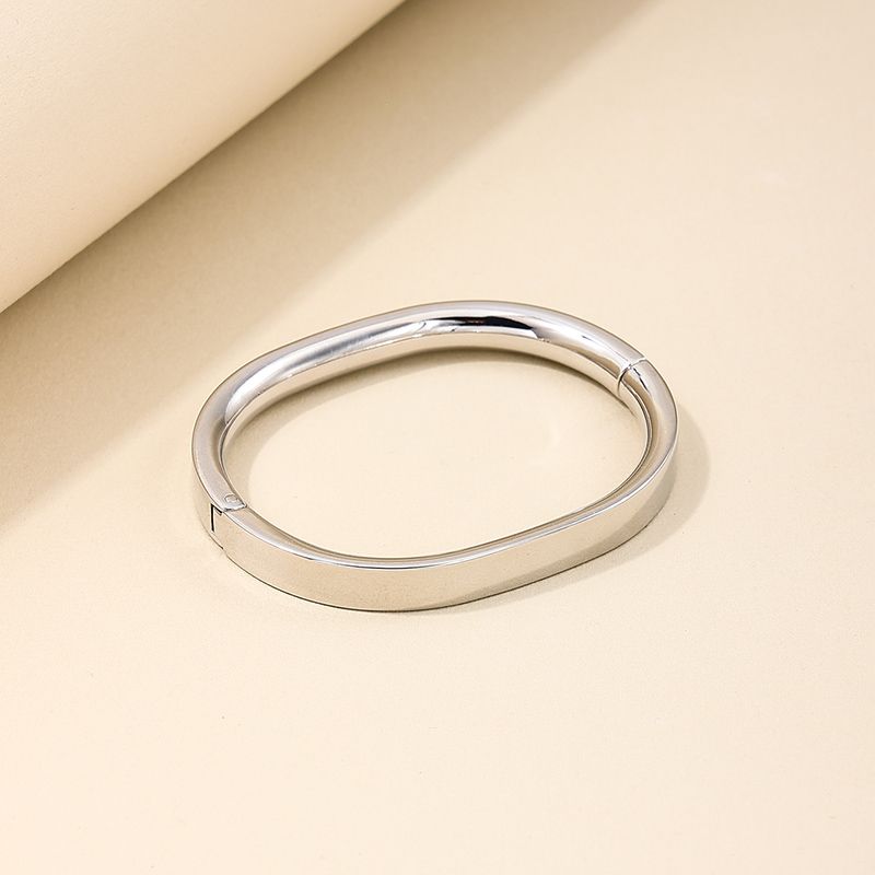 IG Style Simple Style Solid Color Alloy Ring Women's Bangle display picture 5