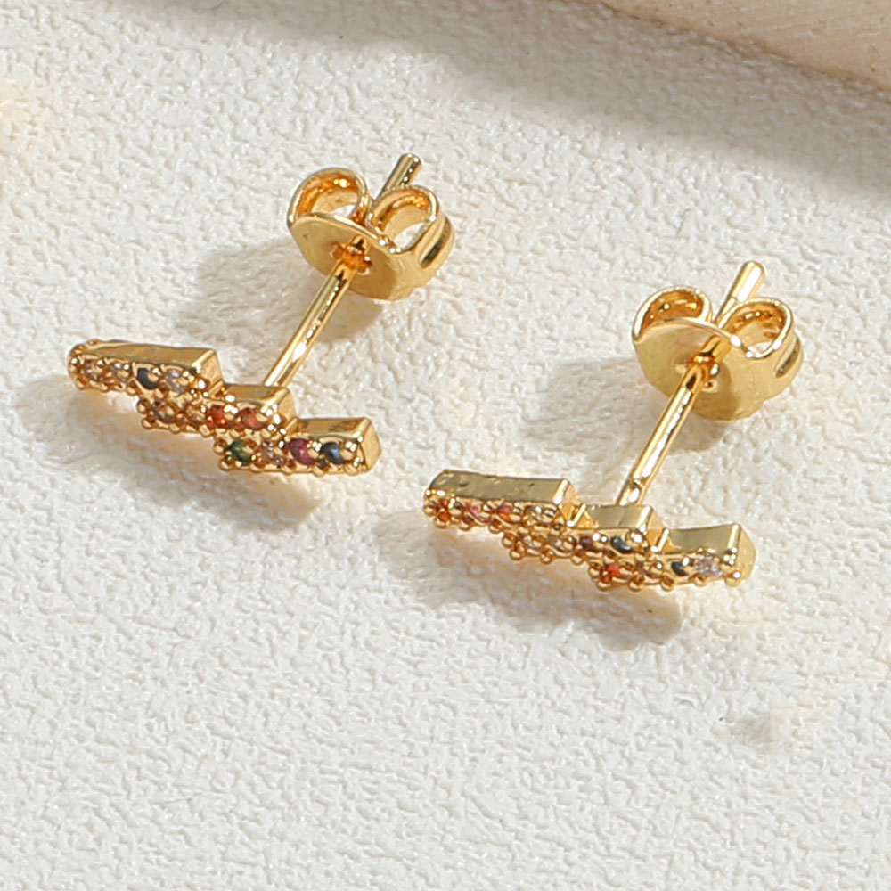 1 Pair Simple Style Geometric Lips Arrow Inlay Copper Zircon 14K Gold Plated Ear Studs display picture 2