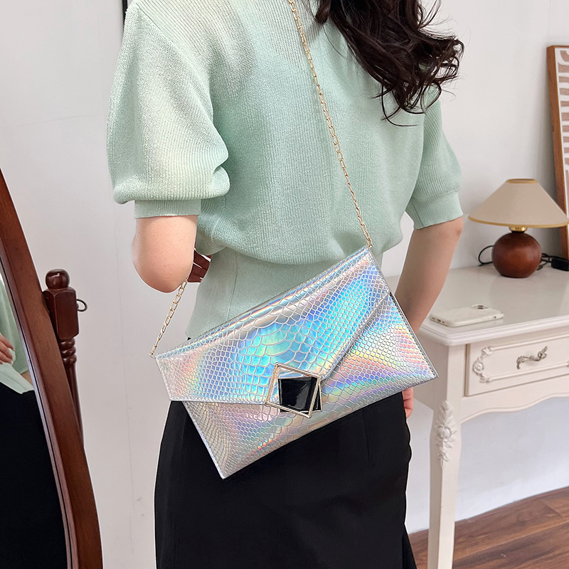 Women's Pu Leather Solid Color Streetwear Flip Cover Shoulder Bag Crossbody Bag display picture 2