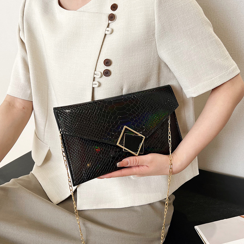 Women's Pu Leather Solid Color Streetwear Flip Cover Shoulder Bag Crossbody Bag display picture 7