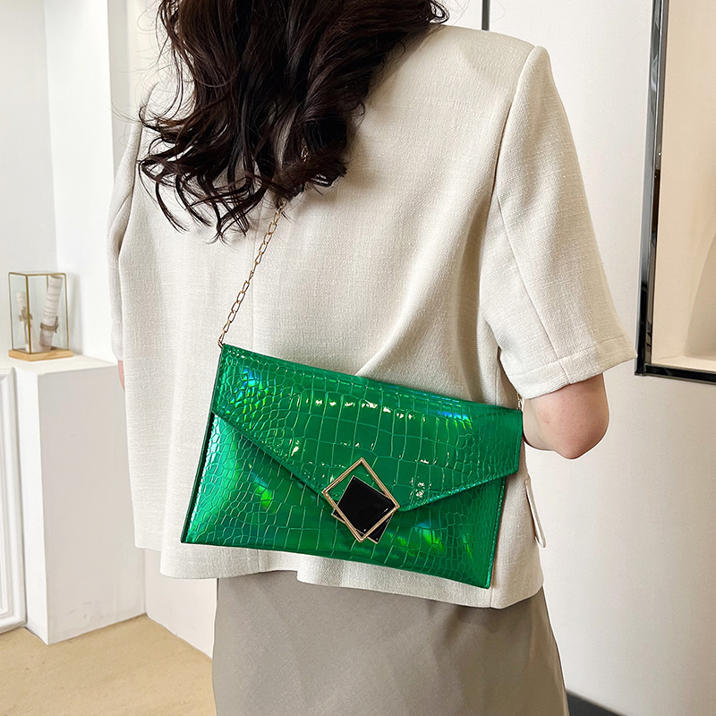 Women's Pu Leather Solid Color Streetwear Flip Cover Shoulder Bag Crossbody Bag display picture 3
