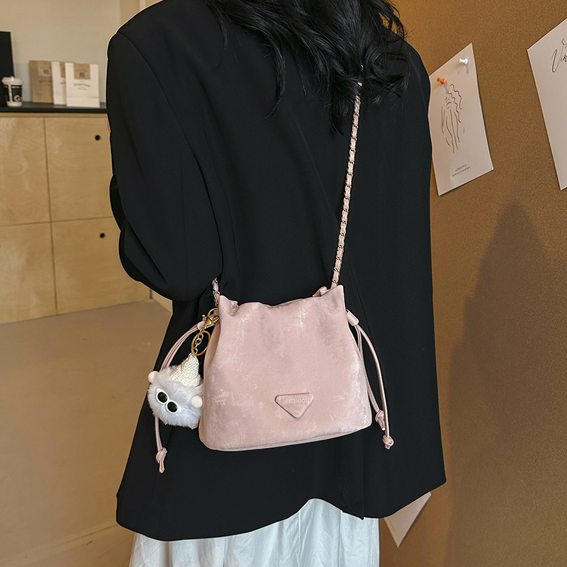 Women's Pu Leather Solid Color Streetwear String Shoulder Bag Crossbody Bag display picture 4