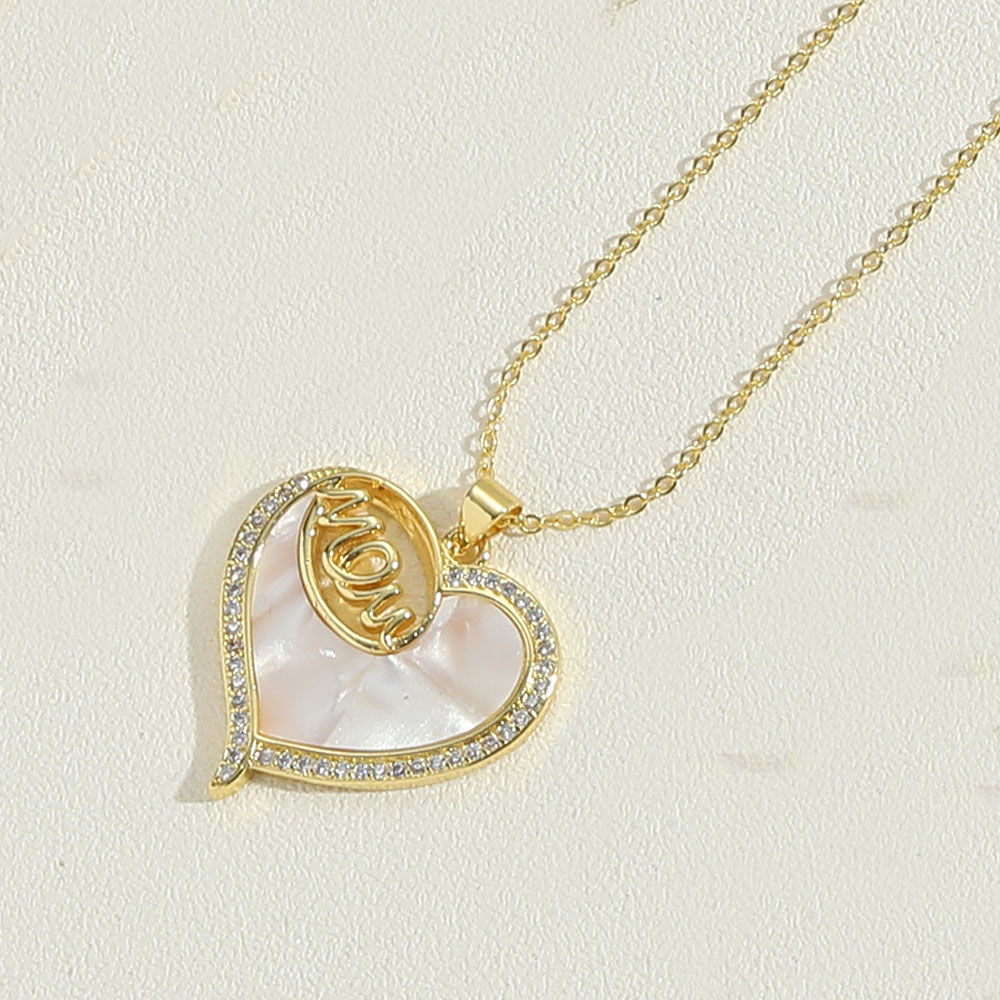 Vintage Style Heart Shape Shell Copper Inlay Zircon 14K Gold Plated Women's Pendant Necklace display picture 2
