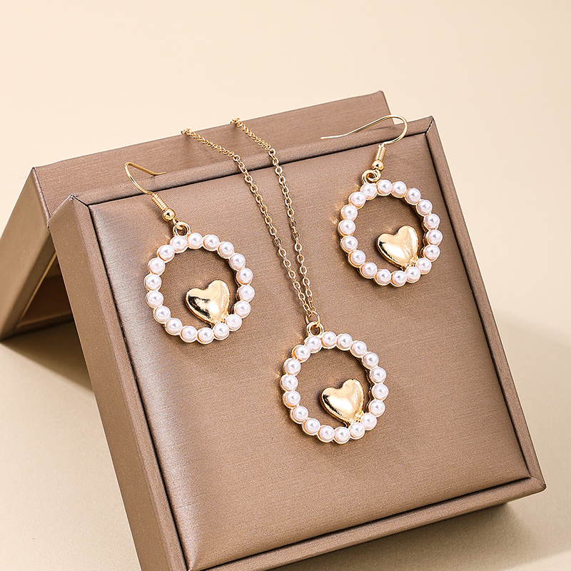 IG-Stil Einfacher Stil Herzform Zink-Legierung Aushöhlen Inlay Künstliche Perlen Frau Schmuck-Set display picture 3