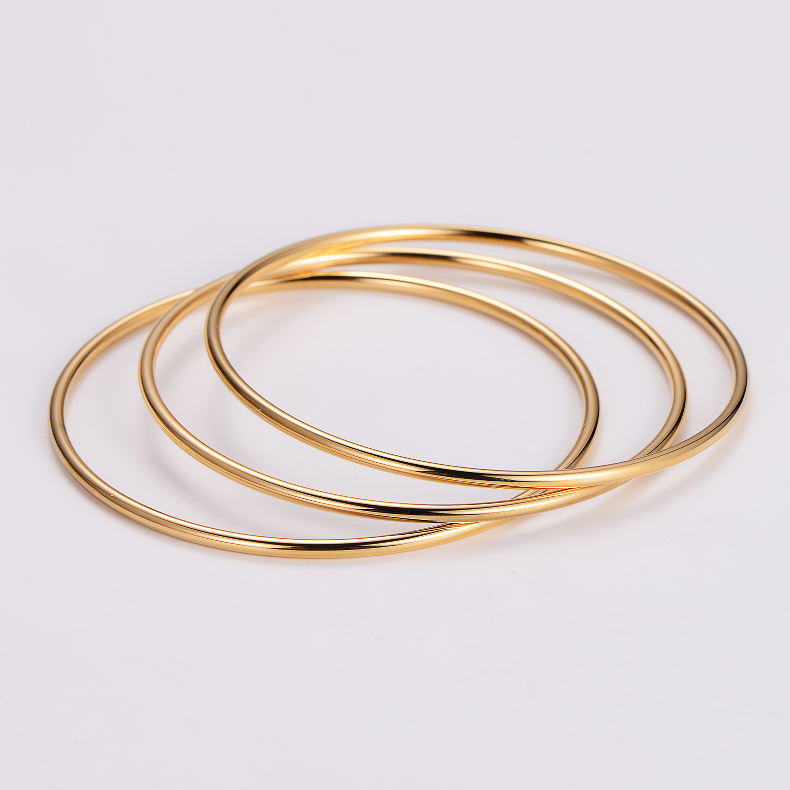 Elegant Simple Style Solid Color 304 Stainless Steel 18K Gold Plated Bangle In Bulk display picture 3