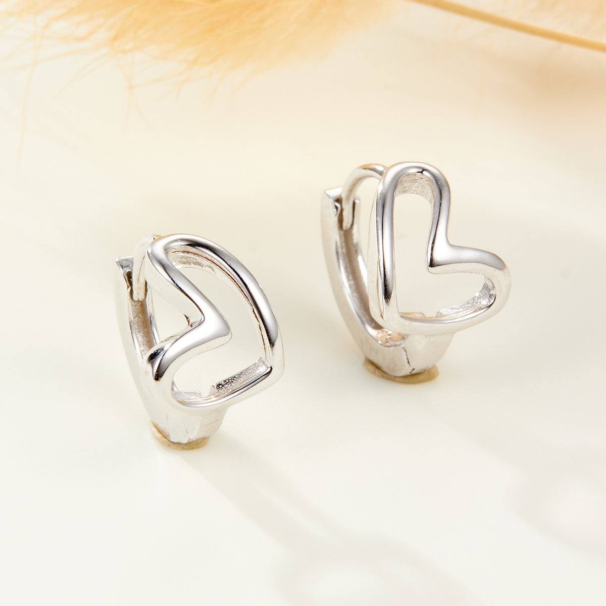 1 Pair Elegant Glam Heart Shape Plating Sterling Silver White Gold Plated Gold Plated Earrings display picture 4
