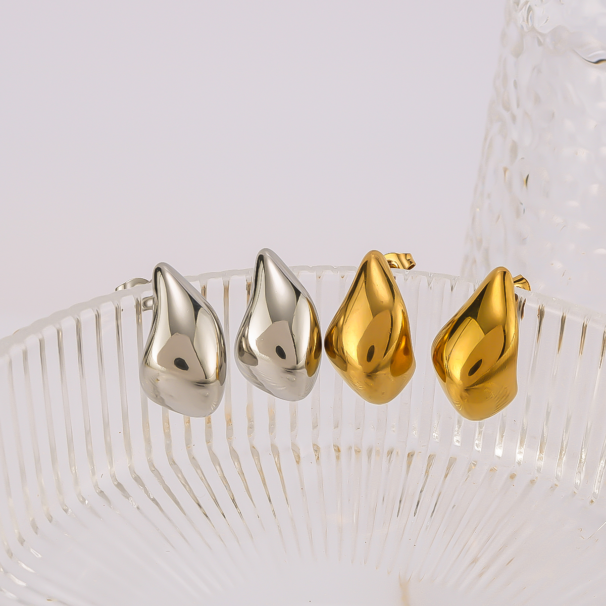 1 Pair IG Style Vintage Style Simple Style Water Droplets 304 Stainless Steel 18K Gold Plated Ear Studs display picture 2