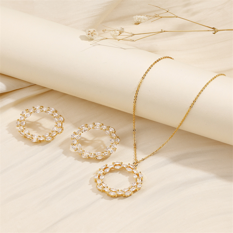 Copper 18K Gold Plated IG Style Shiny Hollow Out Inlay Circle Zircon Jewelry Set display picture 1