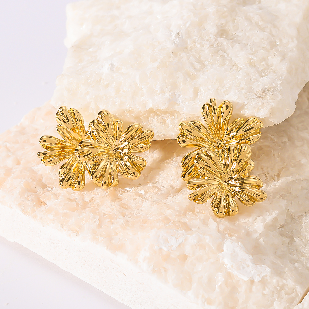1 Pair IG Style Vintage Style Simple Style Flower 304 Stainless Steel 18K Gold Plated Ear Studs display picture 5