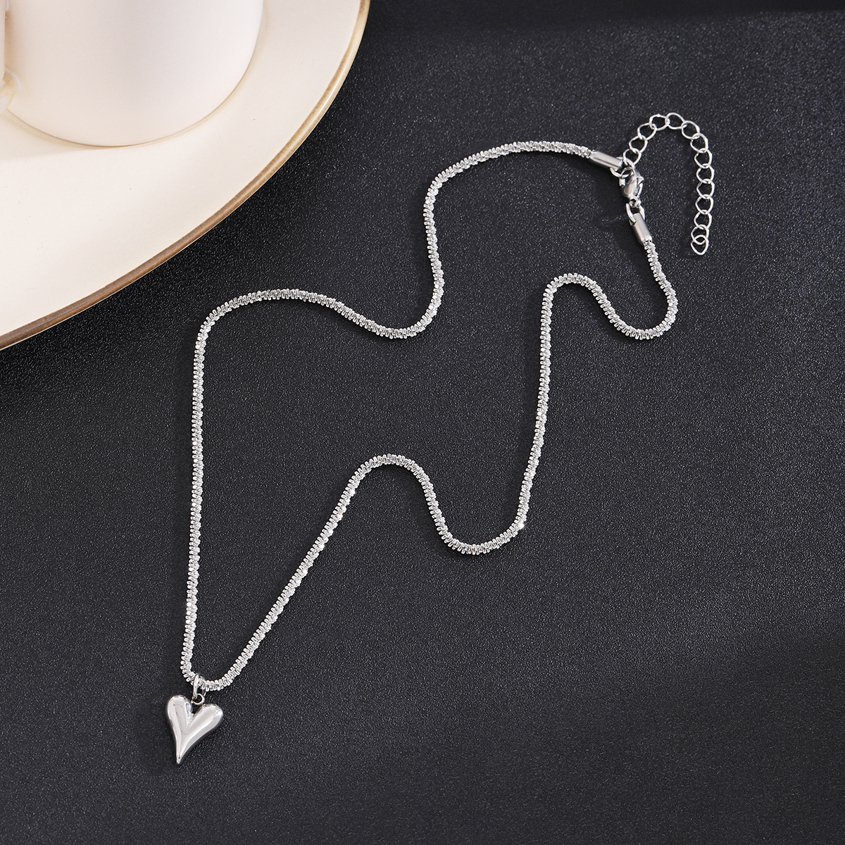 304 Stainless Steel Steel Elegant Lady Heart Shape Pendant Necklace display picture 5