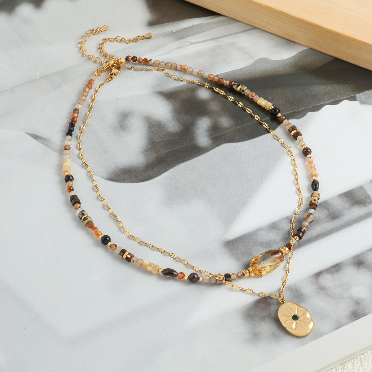 Elegant Ferien Strassenmode Geometrisch Stein Hülse Kupfer Perlen 18 Karat Vergoldet Frau Doppellagige Halsketten display picture 1