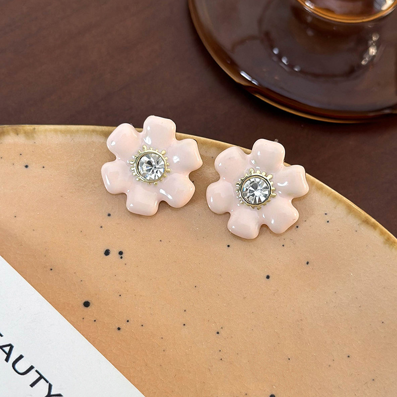 1 Pair Princess Sweet Flower Inlay Imitation Pearl Alloy Zircon Ear Studs display picture 3