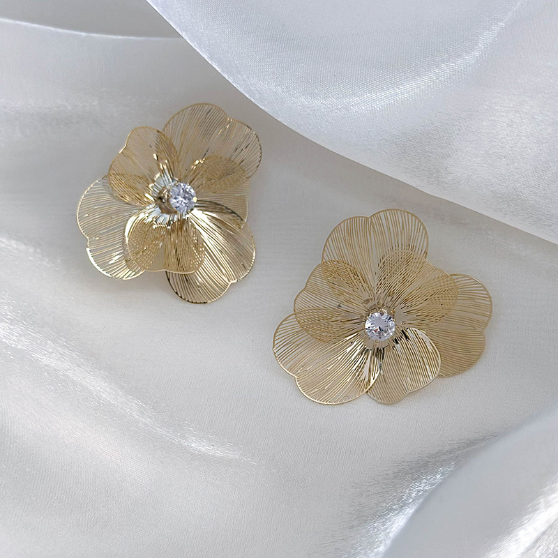 1 Par Estilo Simple Estilo Clásico Flor Embutido Cobre Diamantes De Imitación Pendientes display picture 2