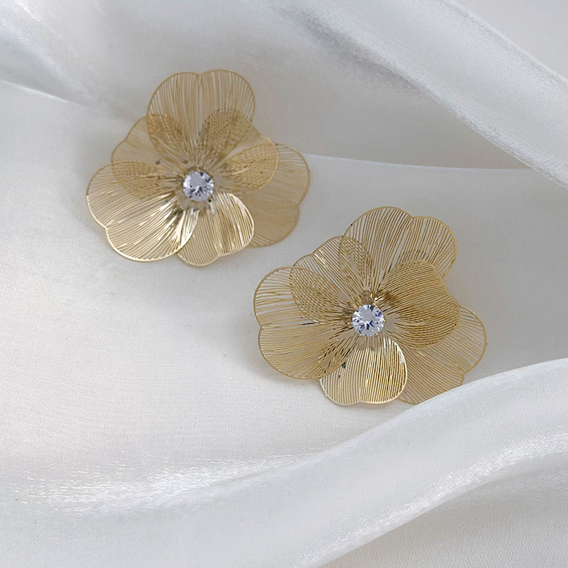 1 Paire Style Simple Style Classique Fleur Incruster Le Cuivre Strass Boucles D'Oreilles display picture 4