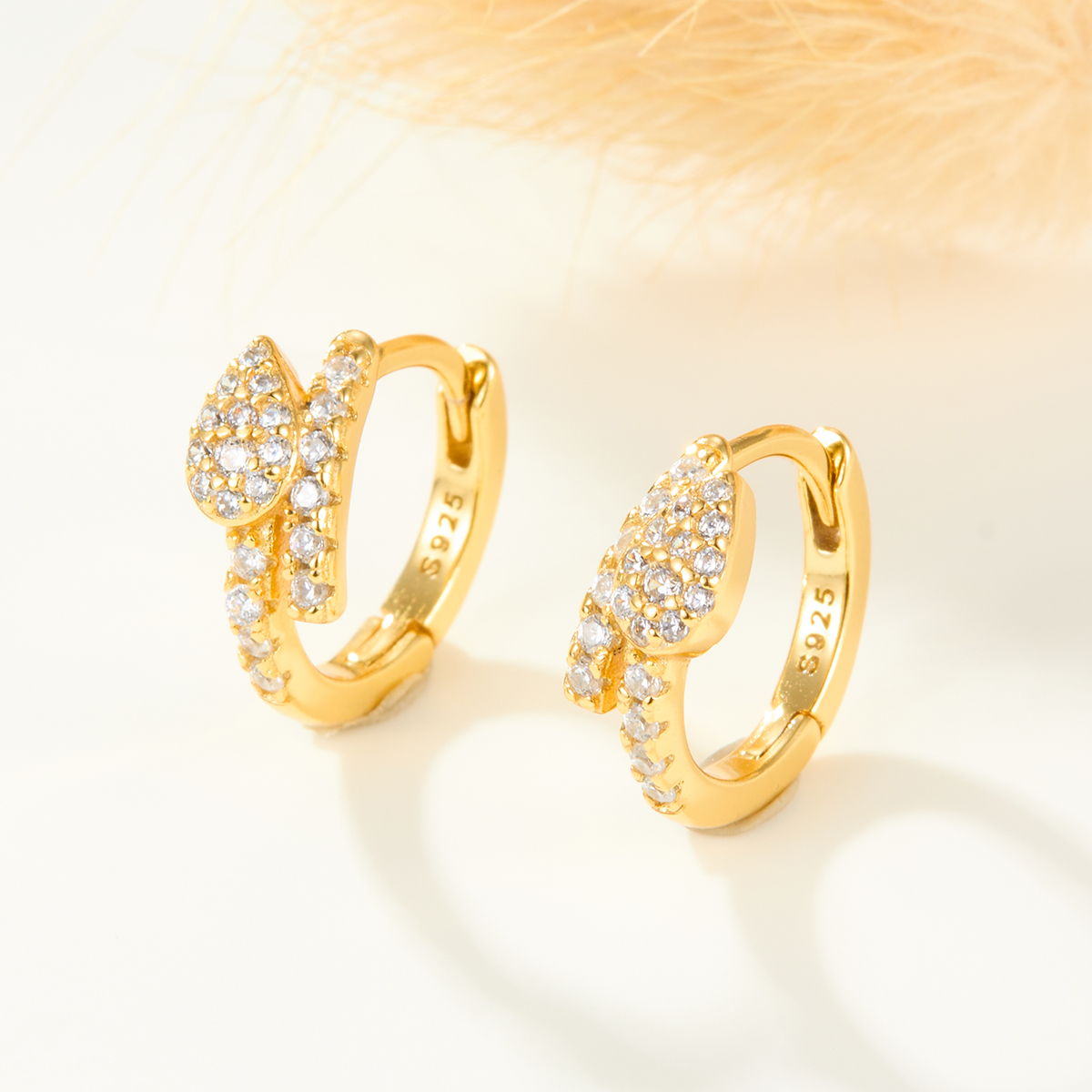 1 Pair Simple Style Commute Leaf Inlay Sterling Silver Zircon White Gold Plated Gold Plated Earrings display picture 6