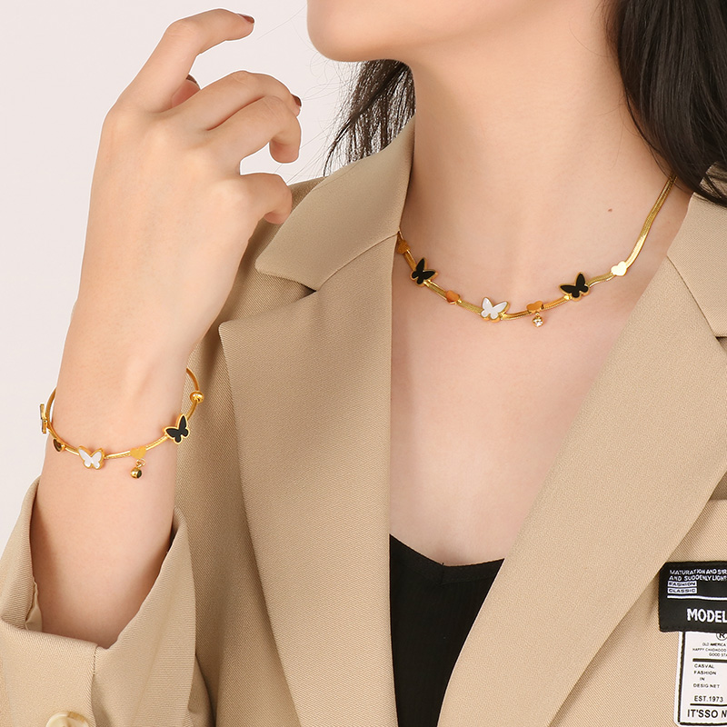 Acero Titanio Chapados en oro de 18k Elegante Señora Mariposa Pulsera Aretes Collar display picture 4