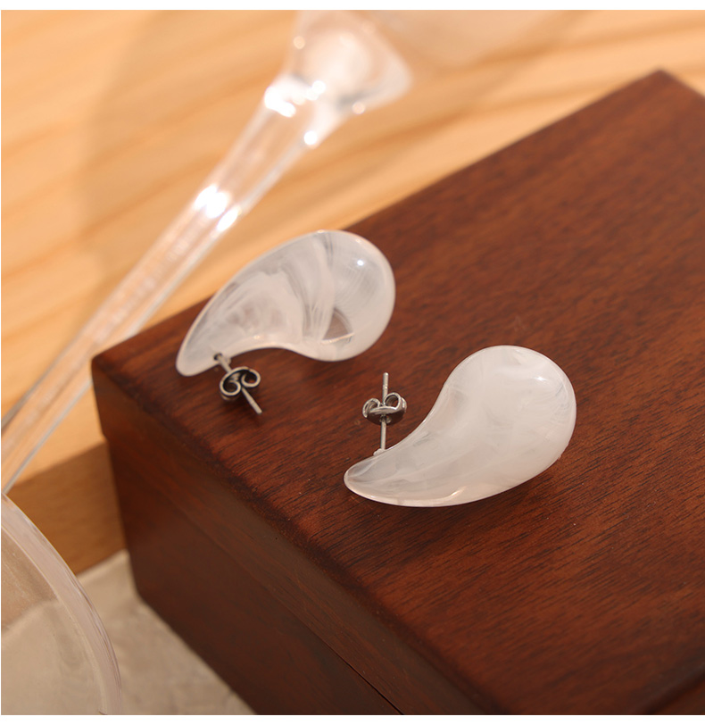 1 Pair Simple Style British Style Commute Water Droplets Plating Resin Titanium Steel Ear Studs display picture 2