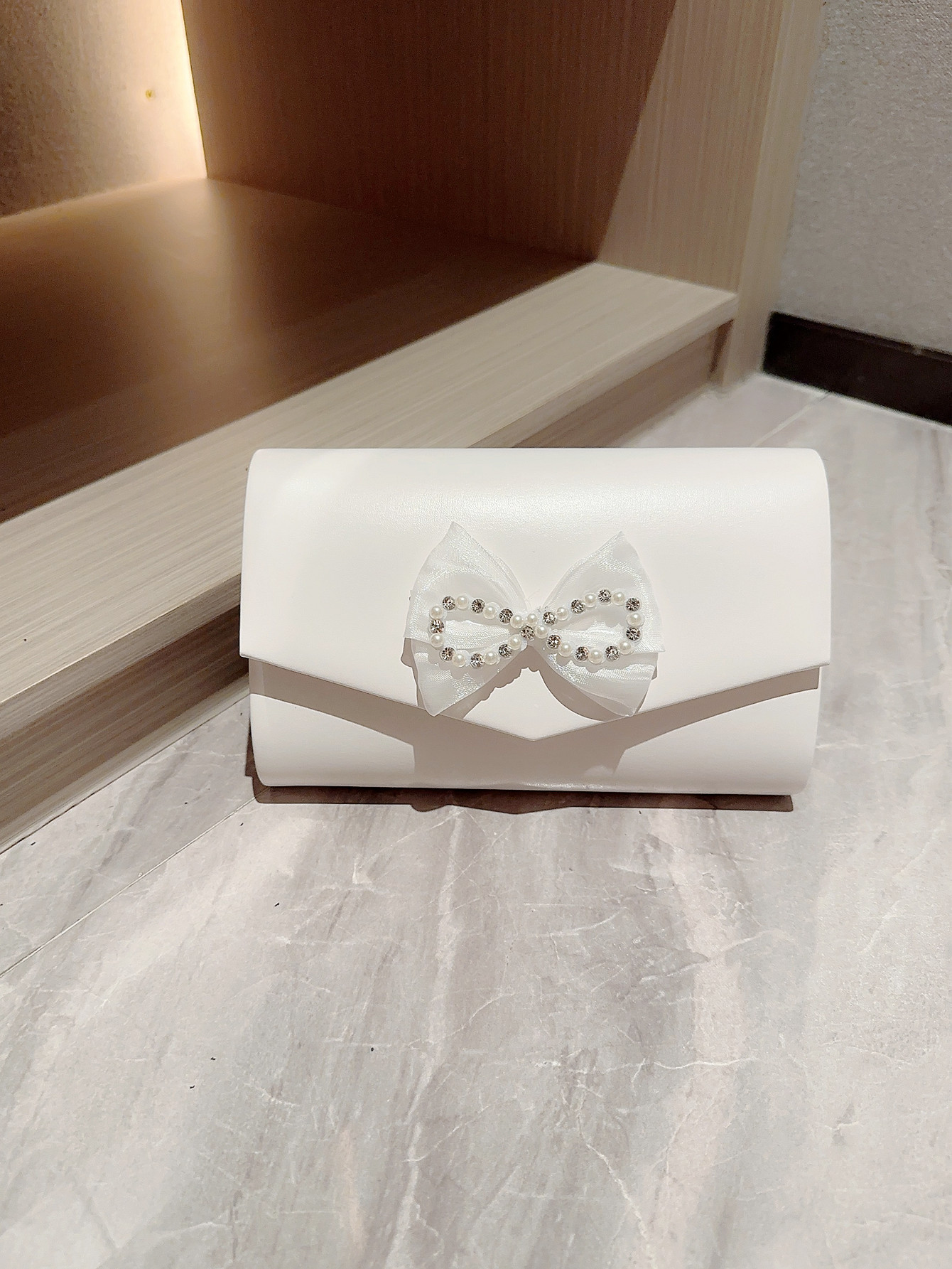 White Pu Leather Solid Color Bowknot Square Evening Bags display picture 4