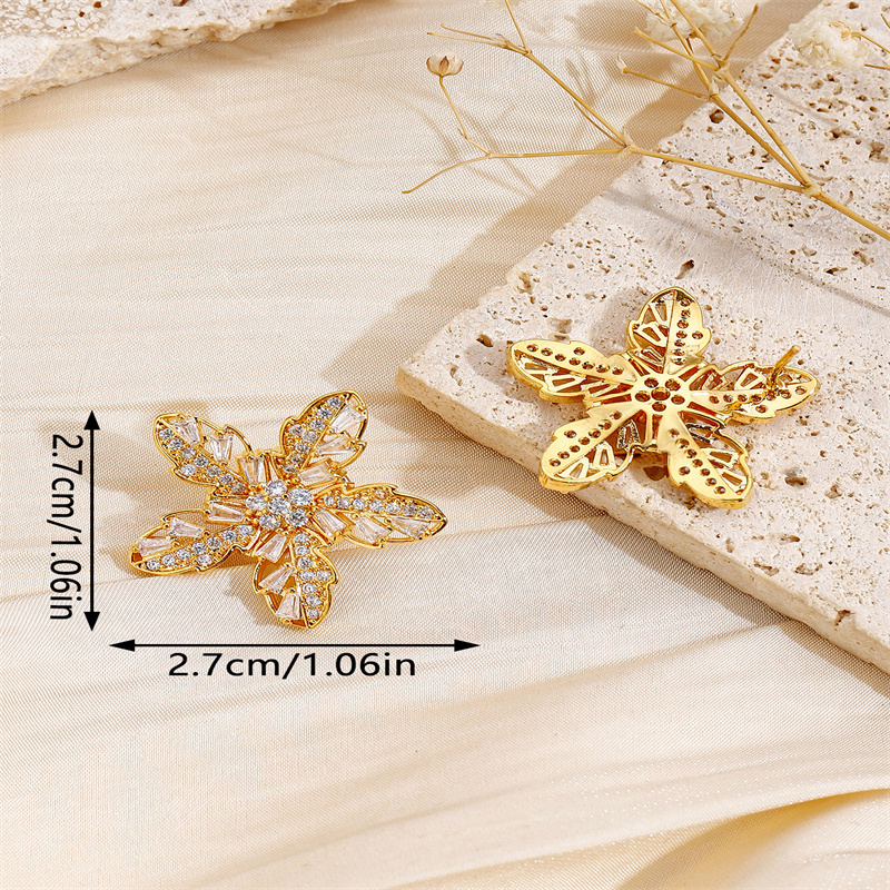1 Pair Luxurious Snowflake Plating Inlay Copper Zircon 18K Gold Plated Ear Studs display picture 4