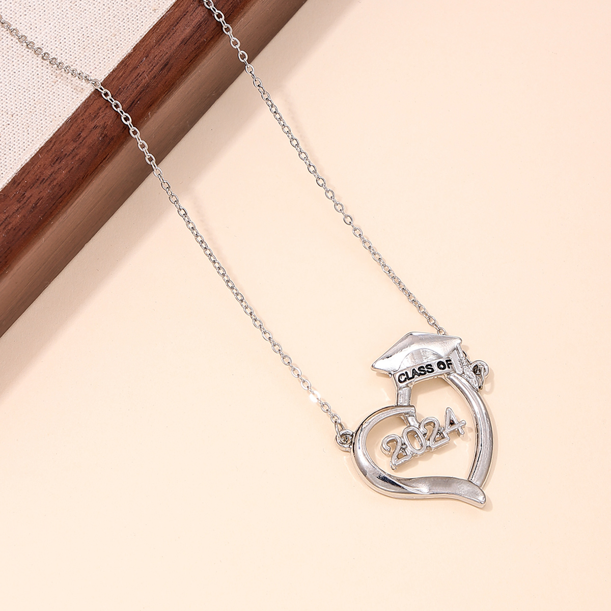 Simple Style Classic Style Doctoral Cap Number Heart Shape Zinc Alloy Women's Pendant Necklace display picture 6