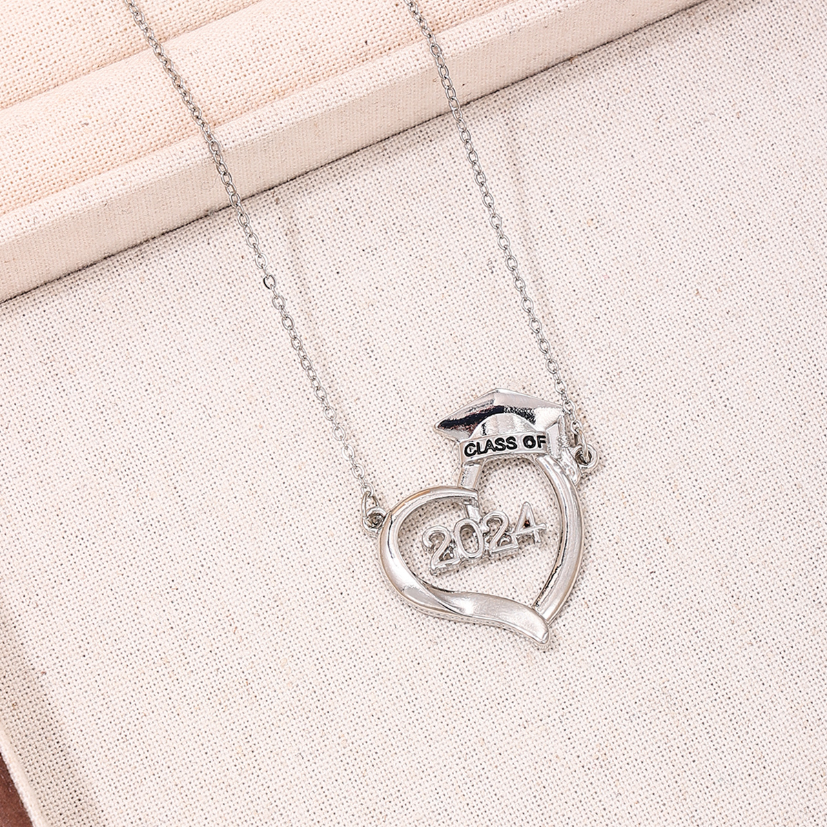 Simple Style Classic Style Doctoral Cap Number Heart Shape Zinc Alloy Women's Pendant Necklace display picture 8