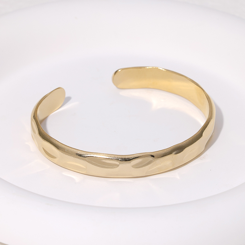 Modern Style Simple Style Asymmetrical Irregular 304 Stainless Steel 18K Gold Plated Bangle In Bulk display picture 5