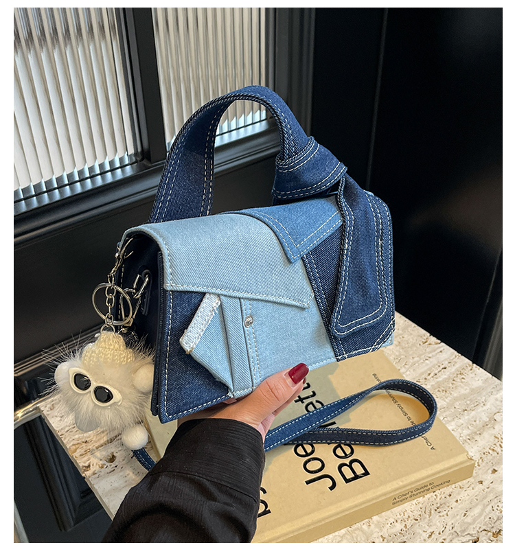 Women's Medium Denim Solid Color Classic Style Streetwear Magnetic Buckle Shoulder Bag Crossbody Bag display picture 1