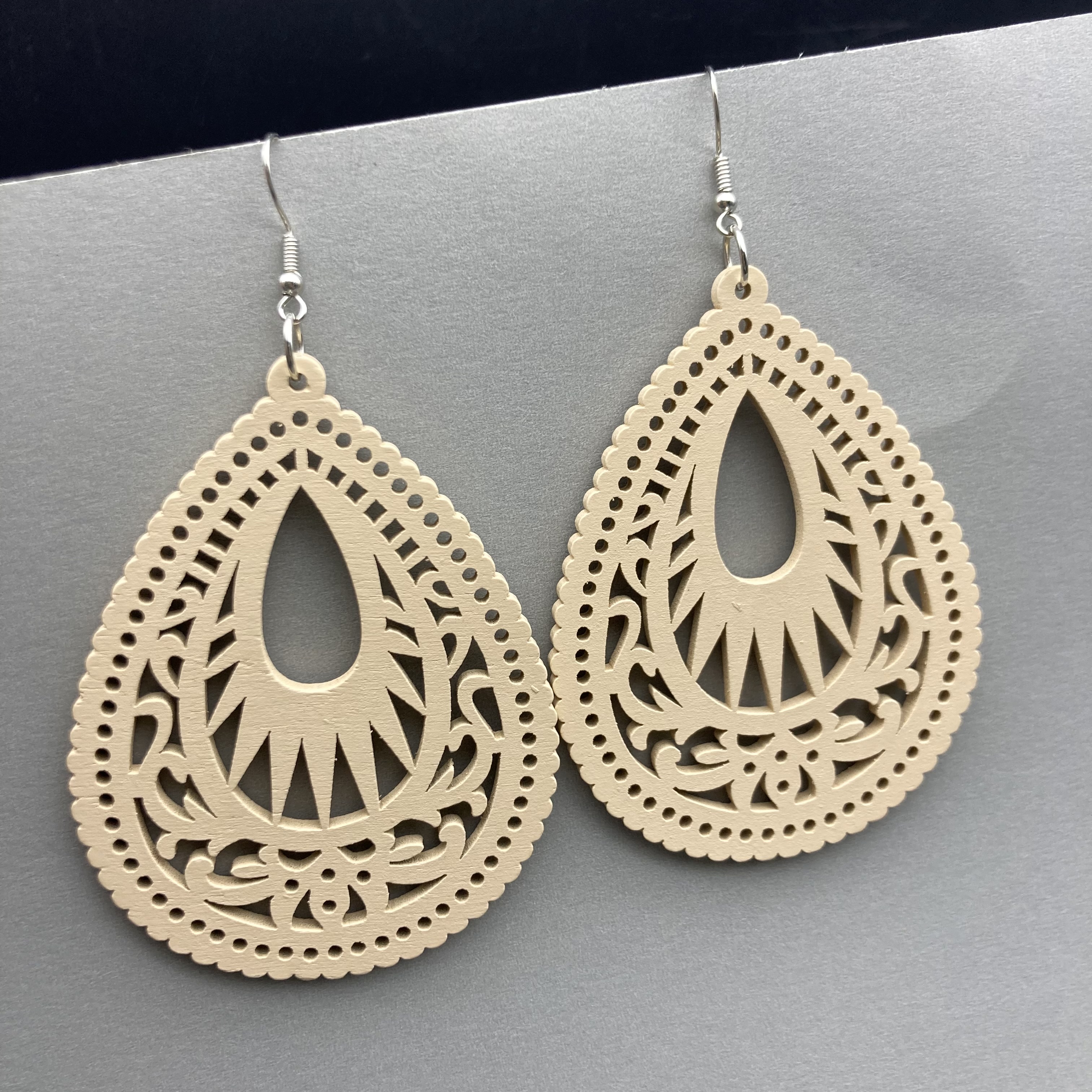 1 Pair Casual Retro Simple Style Water Droplets Stoving Varnish Wood Drop Earrings display picture 6