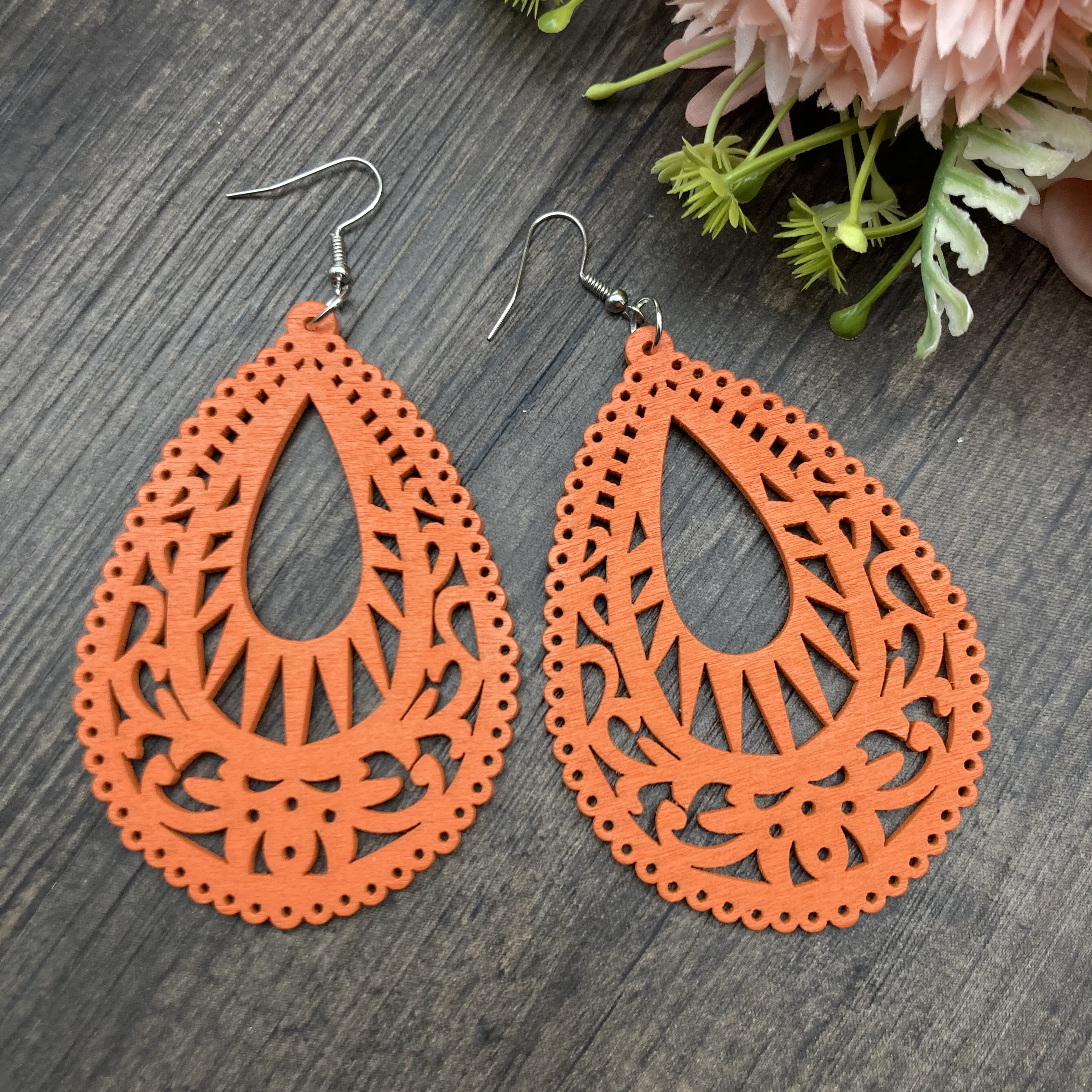 1 Pair Casual Retro Simple Style Water Droplets Stoving Varnish Wood Drop Earrings display picture 10