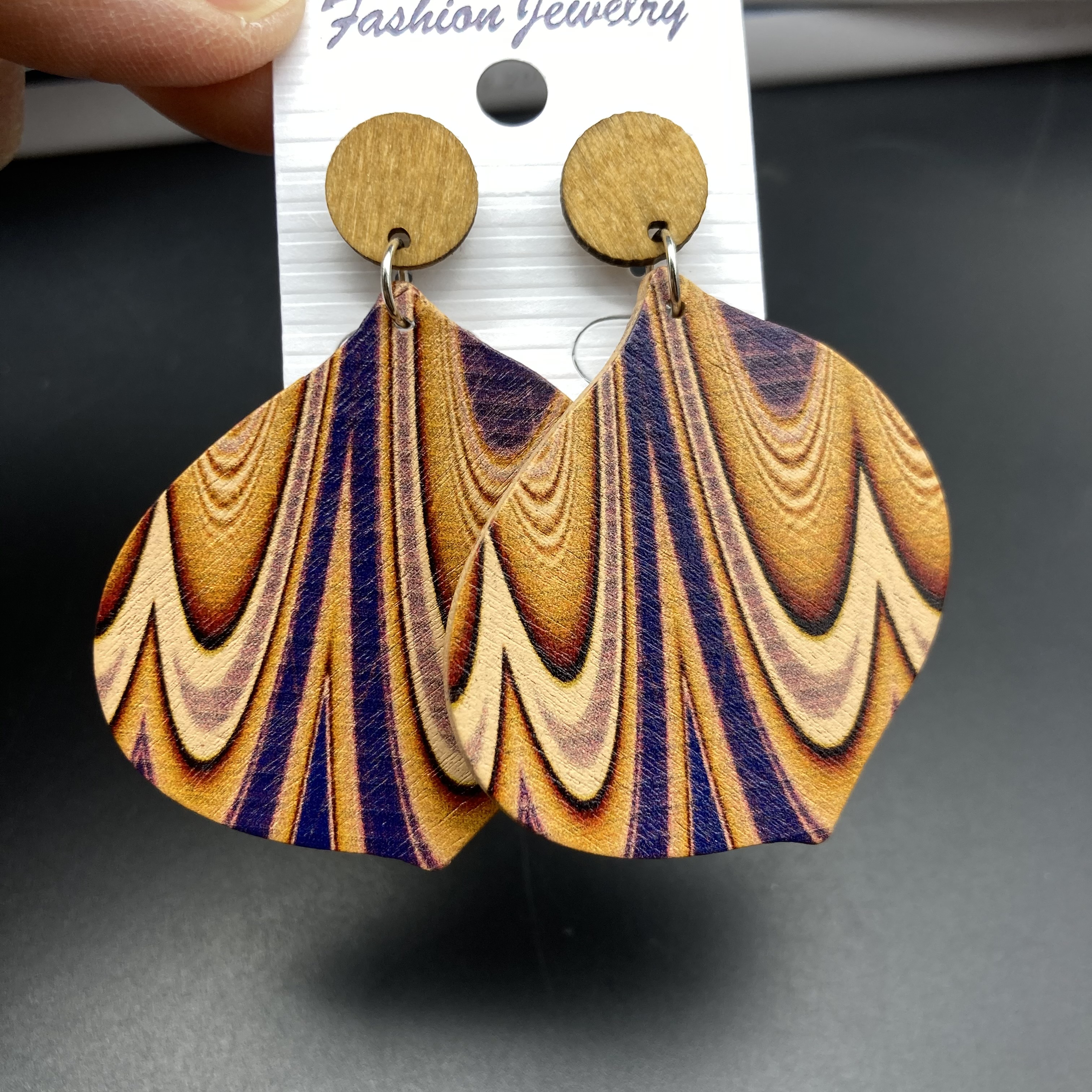 1 Pair Casual Retro Vacation Geometric Waves Stoving Varnish Wood Earrings display picture 4