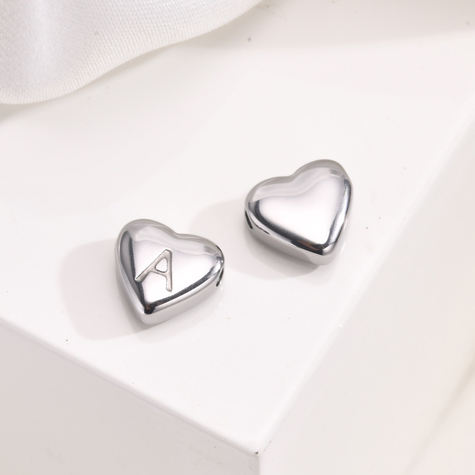 1 Piece Diameter 8mm 1.7MM 304 Stainless Steel Gold Plated Heart Shape Pendant display picture 2