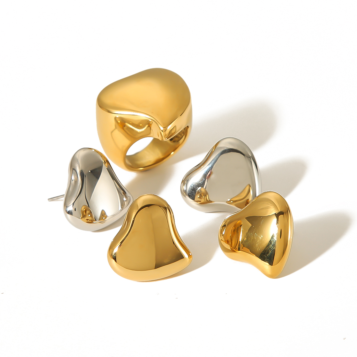304 Stainless Steel 18K Gold Plated Cute Simple Style Polishing Heart Shape Rings Earrings display picture 4
