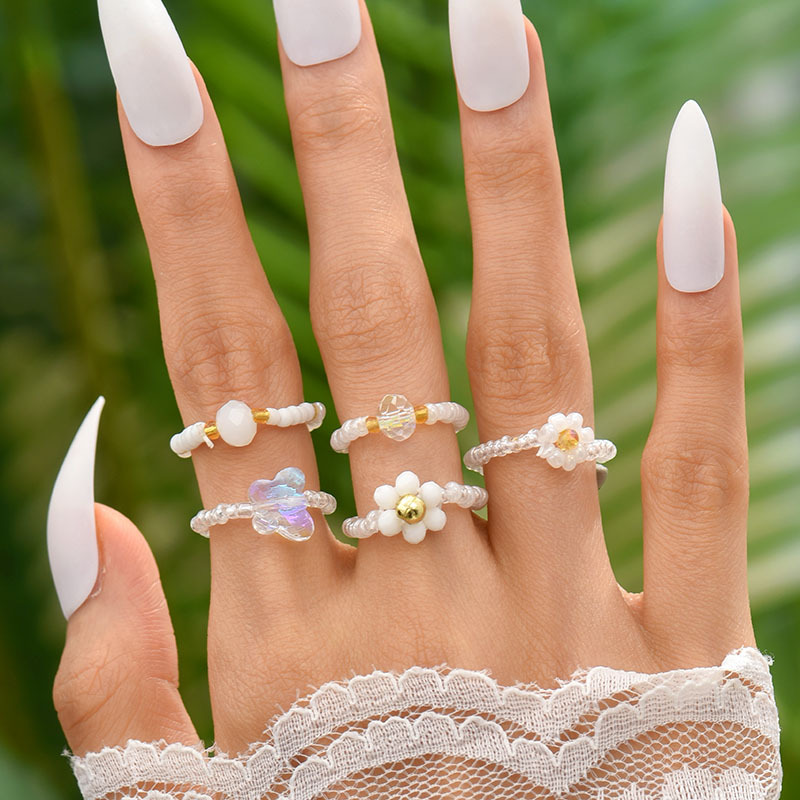 Wholesale Jewelry Simple Style Classic Style Flower Artificial Crystal Seed Bead Beaded Rings display picture 1