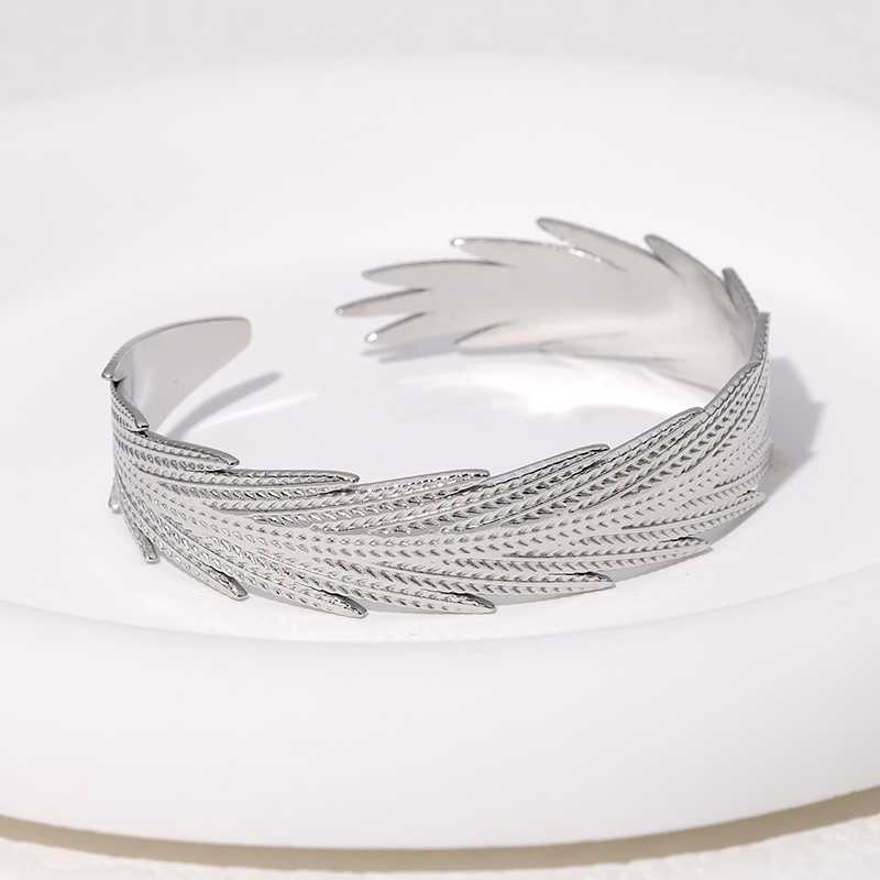 IG Style Modern Style Simple Style Feather 304 Stainless Steel 18K Gold Plated Bangle In Bulk display picture 5