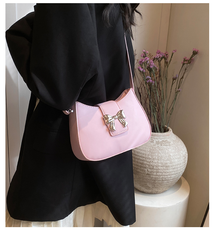 Women's Medium Pu Leather Solid Color Bow Knot Elegant Basic Square Zipper Underarm Bag display picture 1