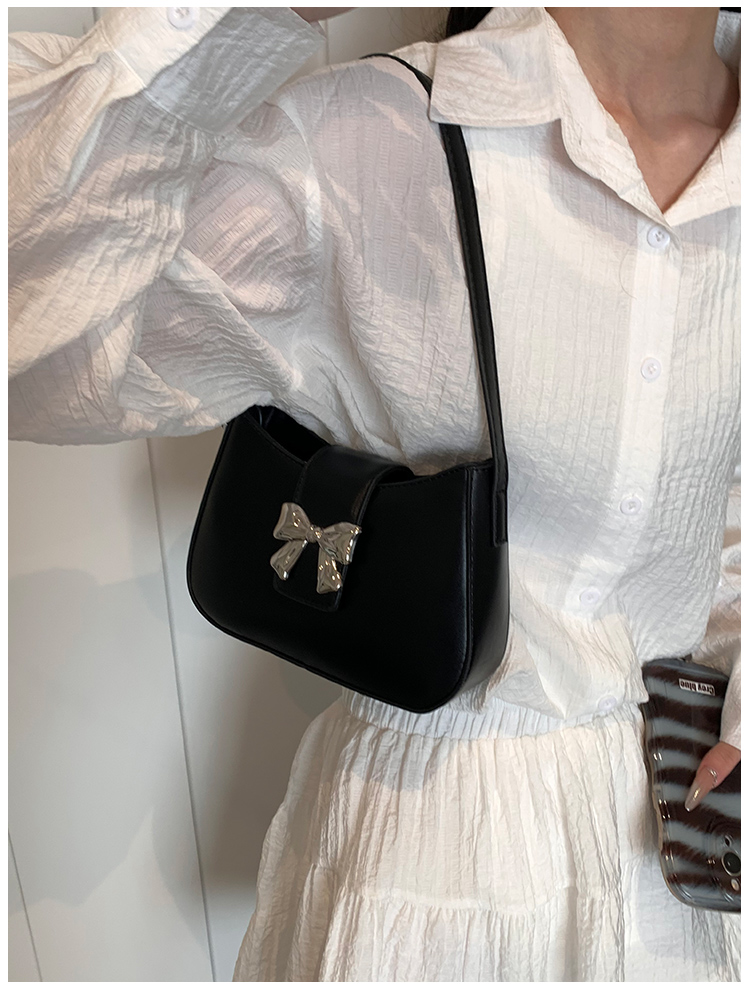 Women's Medium Pu Leather Solid Color Bow Knot Elegant Basic Square Zipper Underarm Bag display picture 5