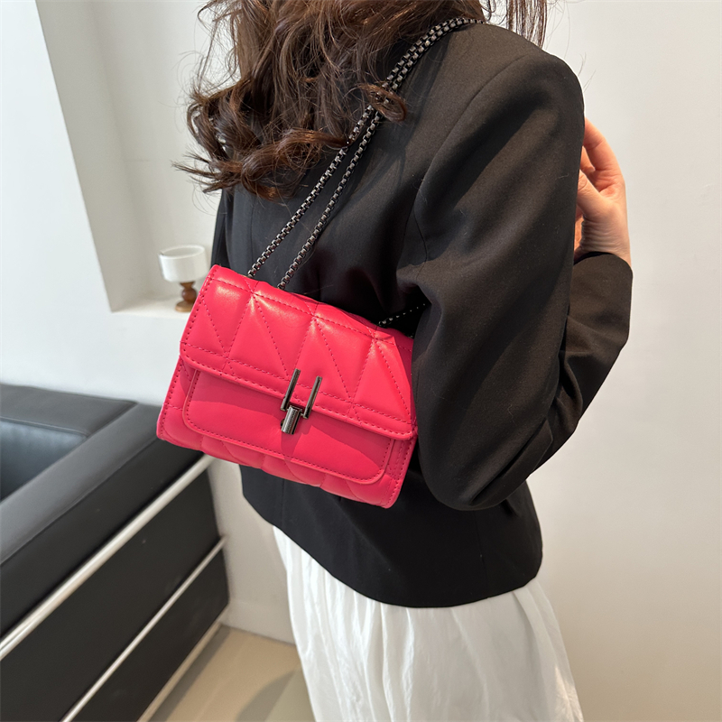 Women's Medium Pu Leather Solid Color Vintage Style Classic Style Square Flip Cover Crossbody Bag display picture 8