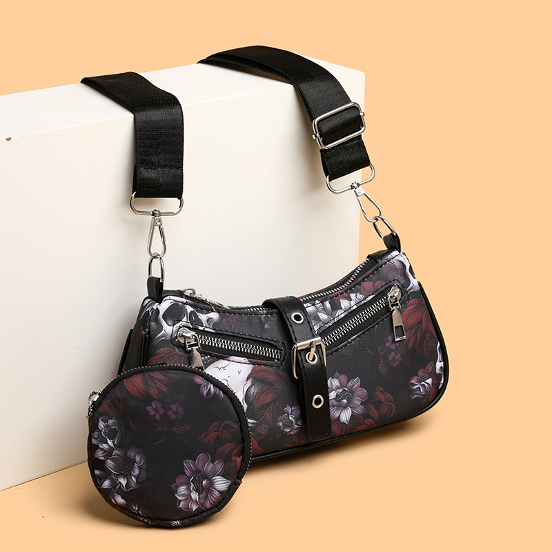Women's Medium Cloth Skull Streetwear Pillow Shape Zipper Bag Sets Crossbody Bag display picture 3