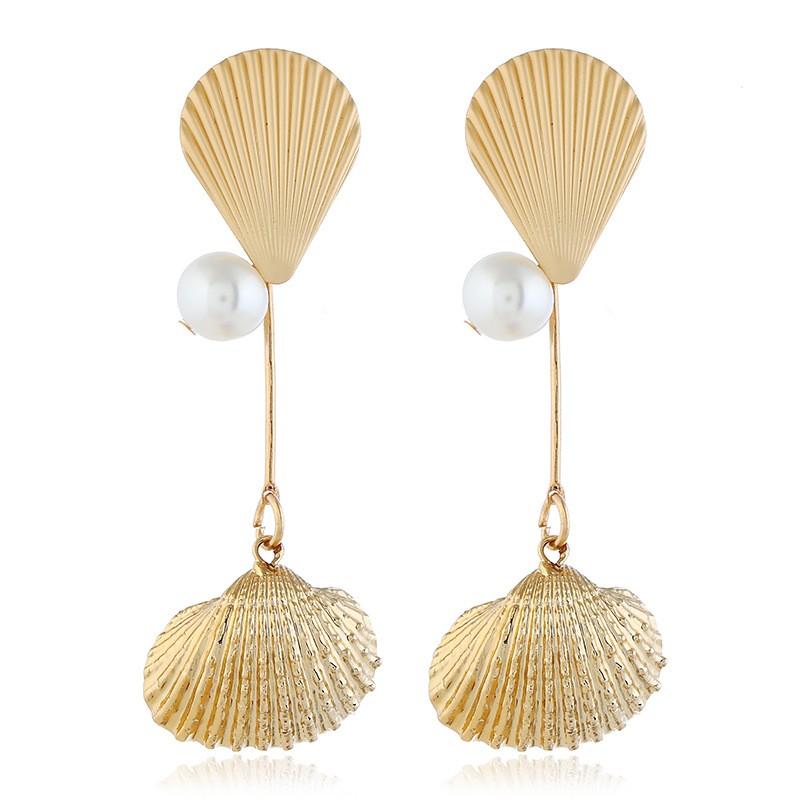 1 Pair Elegant Vacation Simple Style Shell Alloy Gold Plated Drop Earrings display picture 1